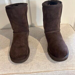 Ugg Classic Short Boots-Brown